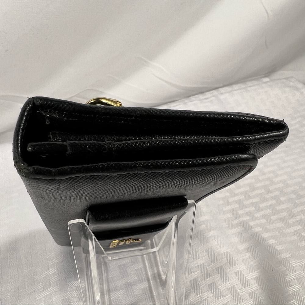 1057: Prada Black Saffiano Leather Bow Wallet – Made in Italy - Picture 4 of 16